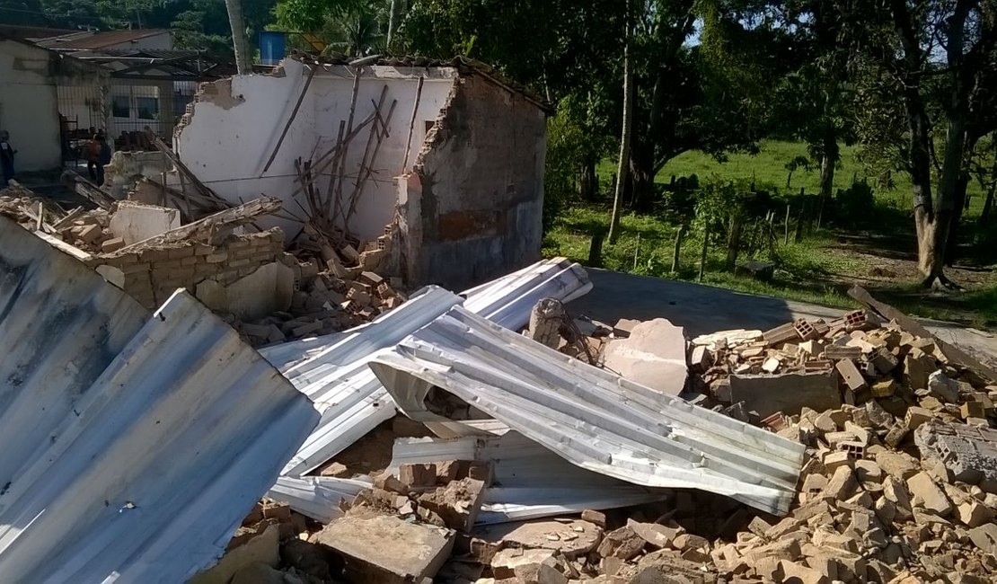 Prefeitura derruba casas sem notificar famílias em Rio Largo; caso foi denunciado