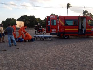 Motociclista fica ferido após colidir com veículo em Arapiraca