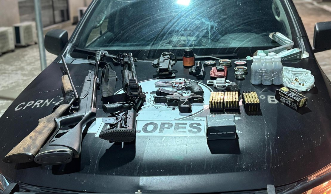 PM e PC apreendem arsenal e prendem dupla suspeita em Ibateguara