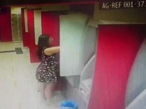 PC divulga vídeo de jovem furtando depósitos em agência bancária no Farol 