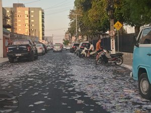 Lixo deixado pela campanha eleitoral chama a atenção em Arapiraca, segundo maior colégio eleitoral de AL