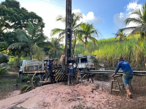 Prefeito Déo garante instalação de poço em comunidade quilombola de Japaratinga