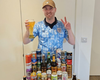 Torcedor inglês reúne uma cerveja de cada país da Copa, totalizando 48