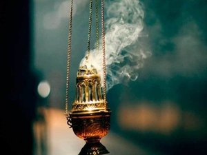 Coroinhas colocam maconha no incensário de igreja e são detidos