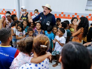 Prefeito  visita abrigos provisórios e avalia danos causados pelas chuvas em Rio Largo