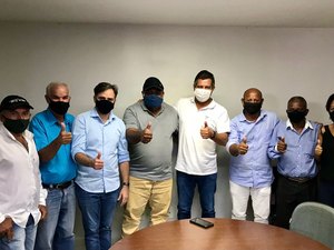 Vereador se reúne com Seinfra e lideranças comunitárias para discutir melhorias habitacionais