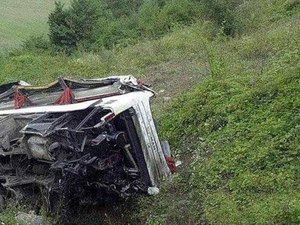 Cinco pessoas morrem em colisão entre ônibus e moto