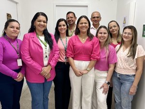 Hospital de Emergência do Agreste inicia campanha Outubro Rosa com adesão de servidores