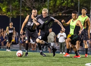 Areninha da Pajuçara recebe Mc Daniel e influenciadores para disputa de futebol