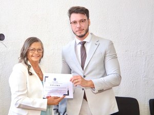 Tia Júlia faz história ao ser diplomada como prefeita eleita de Palmeira dos Índios