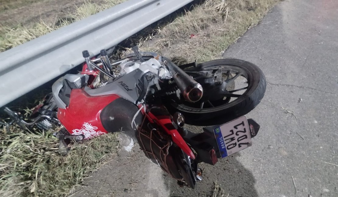 Jovem morre no dia do aniversário após acidente de moto na AL-101 Sul