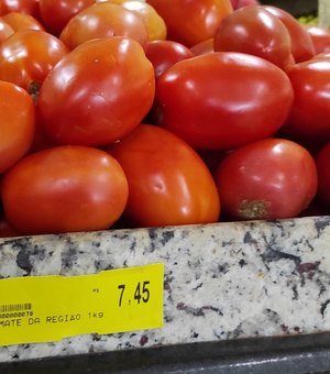 Preço do tomate chega a 10 reais em Maceió; veja lista de alimentos que aumentaram de preço