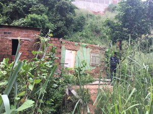 Defesa Civil começa a demolir 50 moradias em Maceió nesta quinta