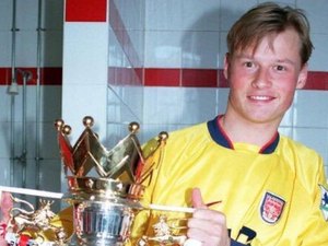 Ex-Arsenal e Juventus morre aos 48 anos em acidente na Áustria