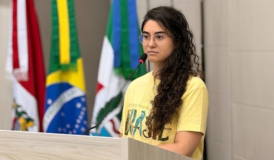 Teca Nelma cobra explicações sobre investimentos do Iprev no Banco Master