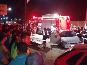 Colisão frontal deixa vítimas presas às ferragens na AL-101 Sul