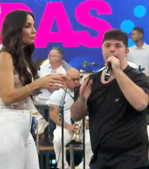 Ivete Sangalo divide palco com fã com Síndrome de Down