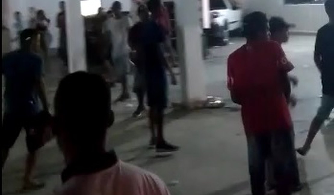 [Vídeo] Confusões em show leva PM duas vezes a casa de festas em Arapiraca