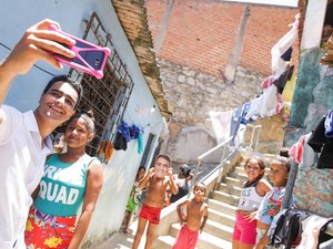 JHC destaca que vai além da instação de wi-fi nas grotas e da pintura das escadarias