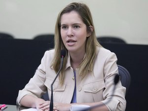 Rede pública de Alagoas terá monitoramento pós-parto com projeto de Cibele Moura