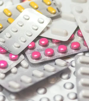 Anvisa proíbe lotes de medicamento para tratar câncer