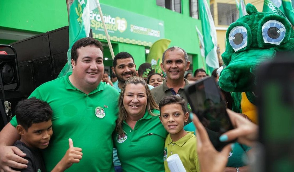 Prefeita Eronita faz visitação na rua Júlia Buarque