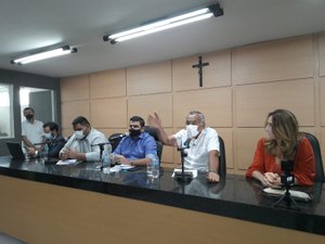 Câmara de Arapiraca realiza audiência pública com ambulantes e representantes da prefeitura