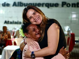 [Vídeo] Ceci destaca a força da mulher na política no Dia da Conquista do Voto Feminino no Brasil