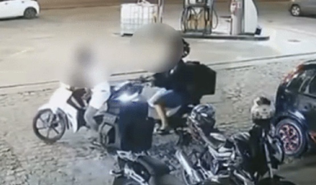 Pai larga moto para socorrer filha com epilepsia e veículo é furtado em Maceió