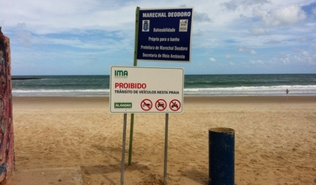 IMA instala placas que proíbem o tráfego de veículos em praias de Alagoas
