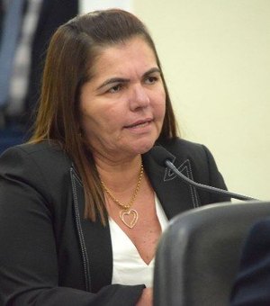 Ângela Garrote nega possibilidade de assumir mandato na ALE por afastamento de Rose Davino
