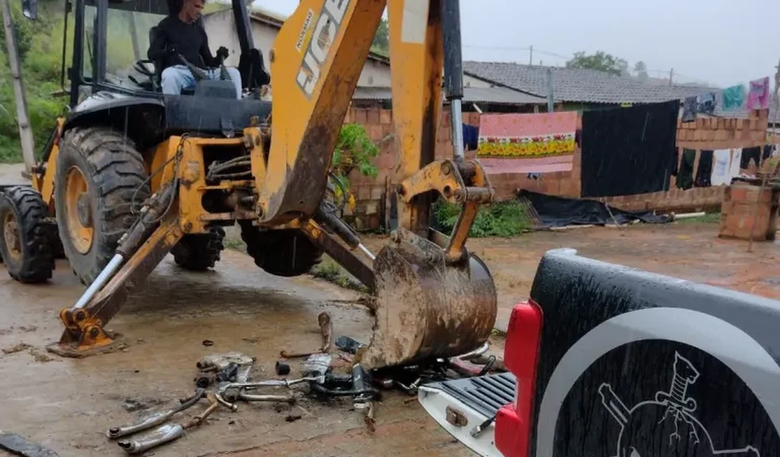 Dezenas de motos são apreendidas e equipamentos destruídos durante operação da PM