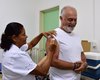 Saiba quais são as vacinas recomendadas para idosos no calendário nacional