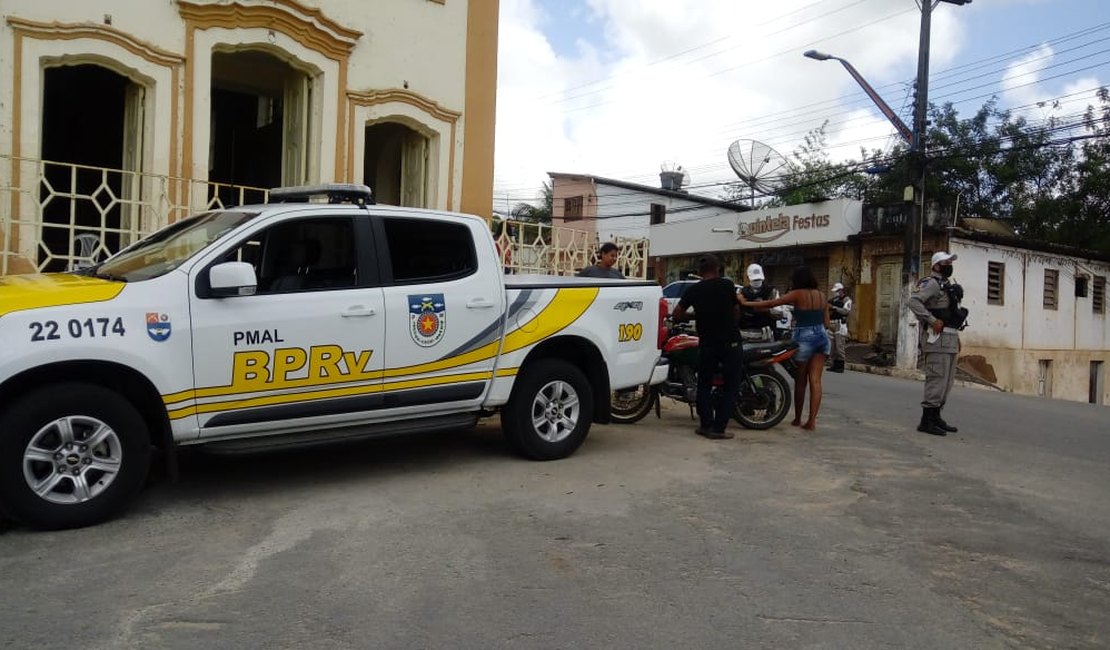 BPRv aborda 16 condutores inabilitados e 13 motociclistas sem capacete em Anadia