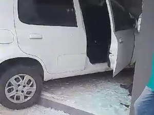 [Vídeo] Ladrões usam carro invadir e arrombar joalheria no Graciliano