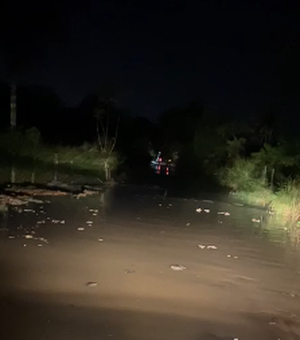 [Vídeo] Povoado Flexeiras de Baixo fica isolado após ponte ser levada por enxurrada em Arapiraca