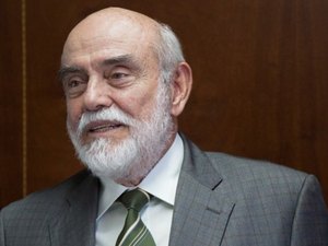 Ex-presidente da OAB está internado com covid-19 em Maceió