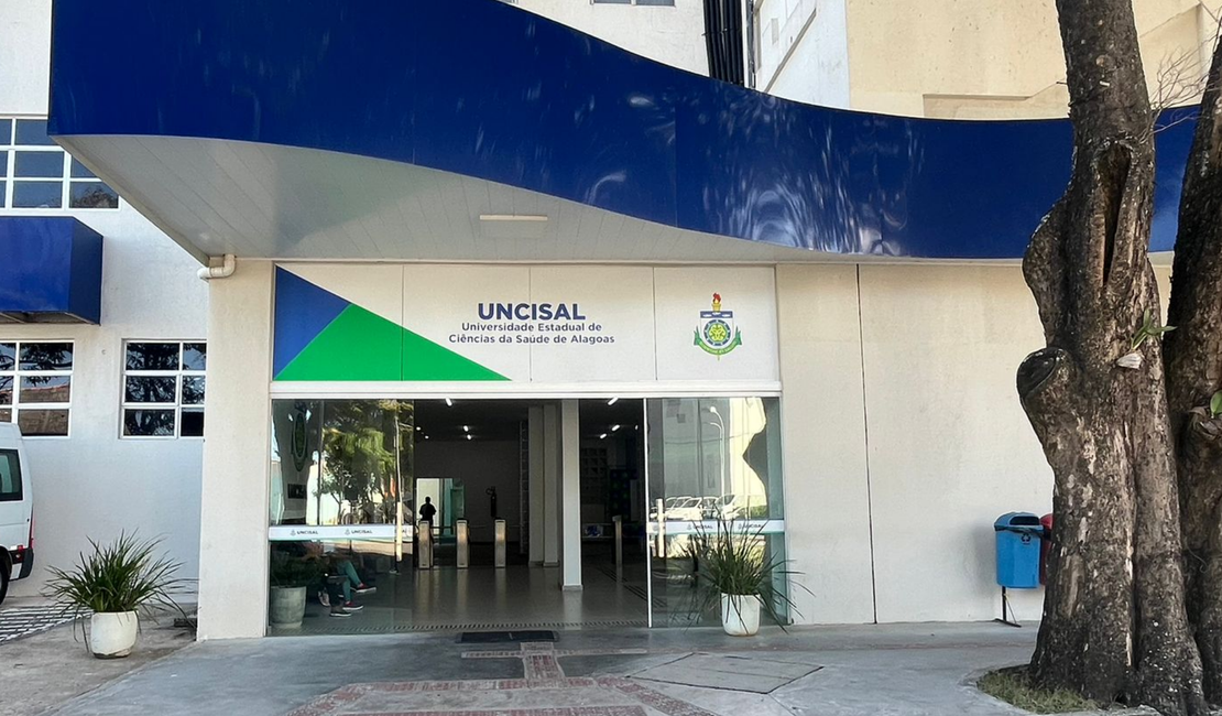 Defensoria pede à Justiça manutenção de matrículas de 158 alunos da Uncisal