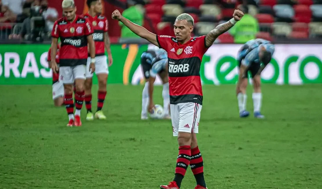 Divergência entre Corinthians e Flamengo emperra anúncio de Matheuzinho