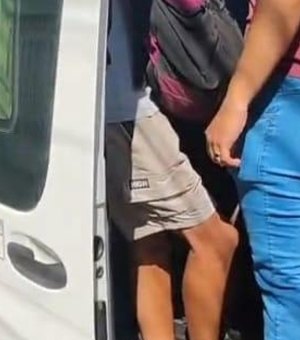 DMTT aborda van superlotada e com tacógrafo vencido, em Maceió