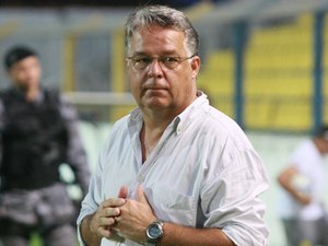 Técnico do Remo, Josué Teixeira tem crise hipertensiva  no Mangueirão