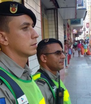 Cerca de 70 militares iniciam policiamento nos centros comerciais de Maceió 