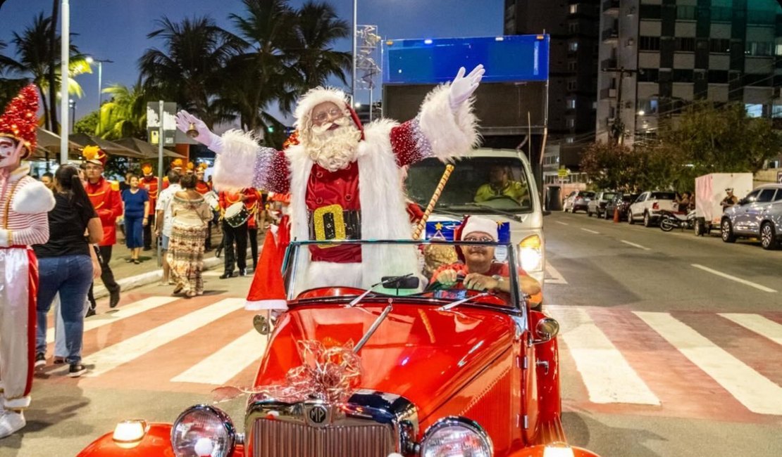 Parada Natal Mágico encanta multidões na capital e segue para o interior de Alagoas