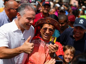Renan reúne prefeitos no Sertão e destaca pacote bilionário de investimentos para AL