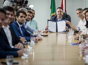 [Vídeo] Governador lança programa 'Corações da Paz', em promoção à cidadania e prevenção da violência