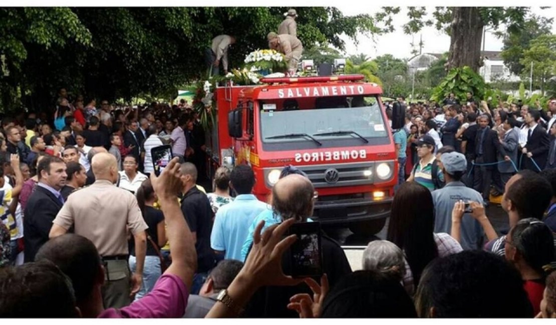 Fiéis se despedem do líder da igreja Assembleia de Deus em Alagoas