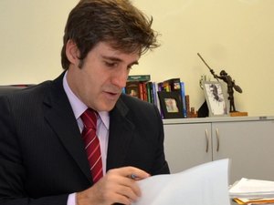 Empresa vende terreno doado por Luciano Barbosa