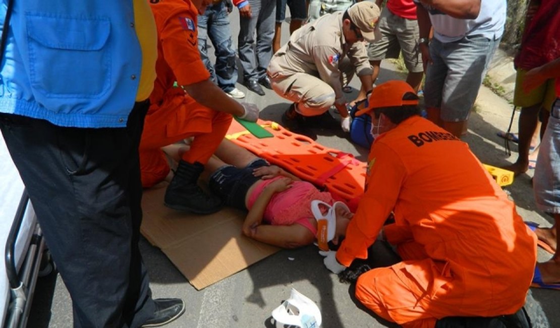 [Vídeo] Colisão entre motos deixa quatro feridos na AL-220
