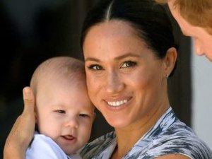 Realeza britânica envia mensagem de aniversário a filho de Meghan e Harry após polêmica
