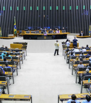 PL e PT disputam comando de comissão que acompanha despesas do governo na Câmara